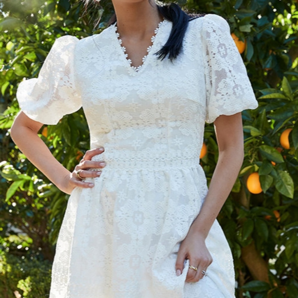 Beautiful Rachel Parcell white lace dress